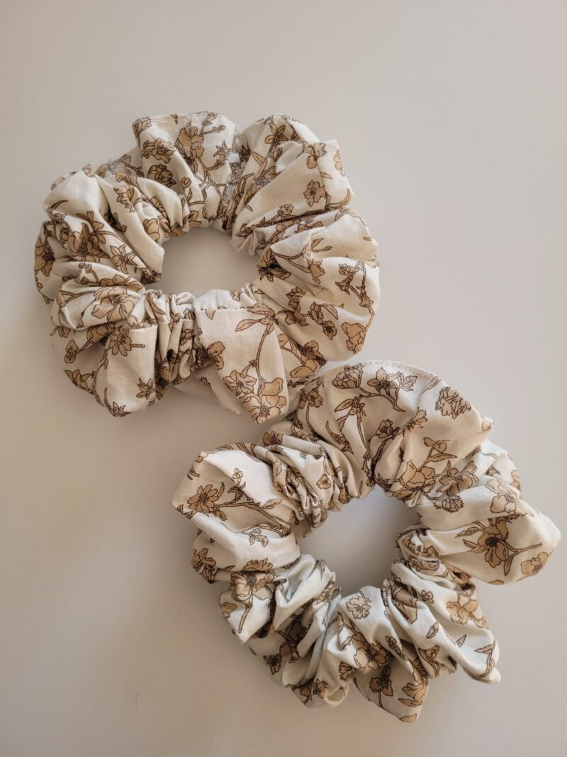 Scrunchie Bloemenprint Beige